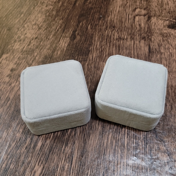 Gray Generic Empty Jewelry Boxes - Picture 2 of 5